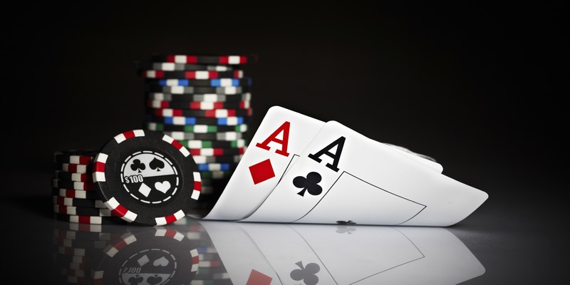 Hướng dẫn chi tiết về cách chơi poker cho người mới